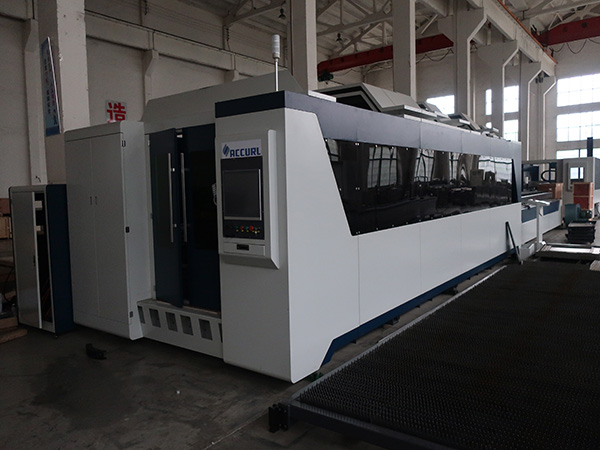 1000W 2000W Lav Forbruk Speedy Thin Metal Fiber Laser Cutting Machine Pris